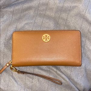 Tory Burch wallet